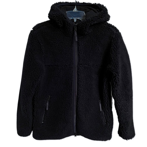 π NWT TNA Swann Jacket from Aritzia - Picture 6 of 9